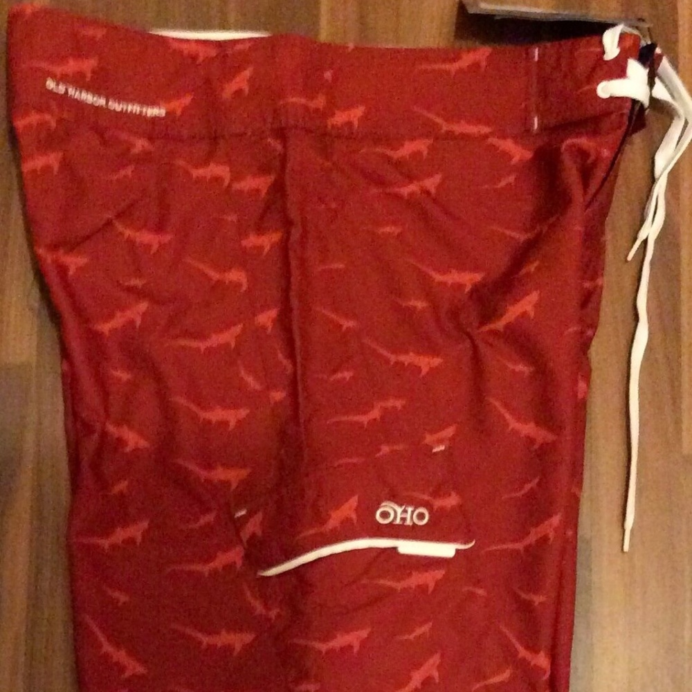 NWT Old Harbor Outfitters Men Red shorts fish design surf shorts cargo shorts - Picture 3 of 4